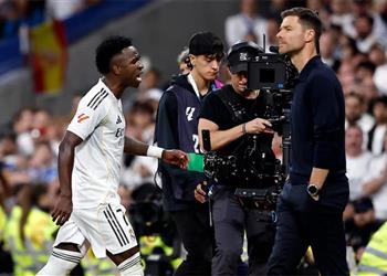 دوجاري فينيسيوس لا يتوقف عن البكاء وبيريز سيبيعه