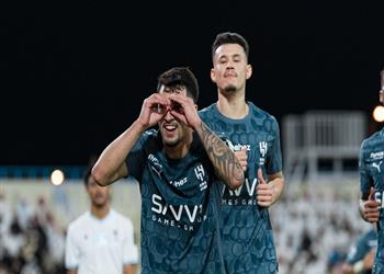 فيديو الهلال يهزم الأخدود بهدف وحيد ويصعد إلى ربع نهائي كأس خادم الحرمين