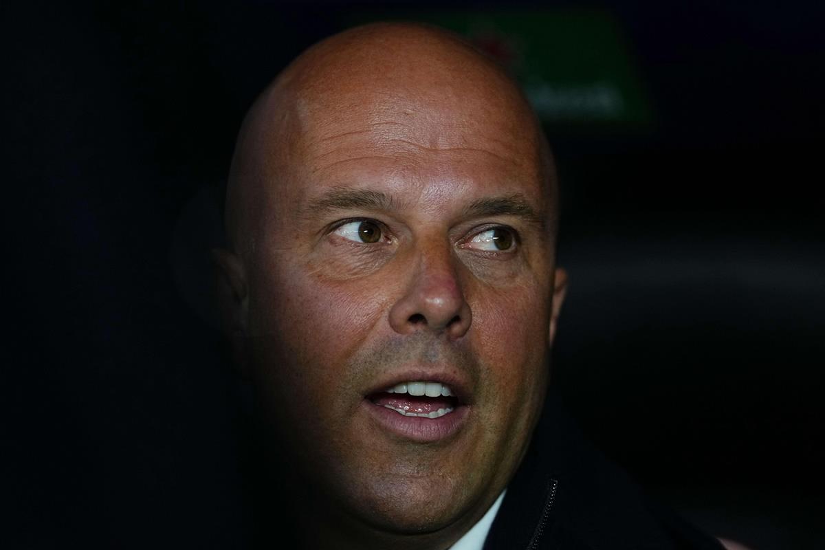 تصريحات آرني سلوت حول مواجهة ليفربول وكريستال بالاس في كأس كاراباو