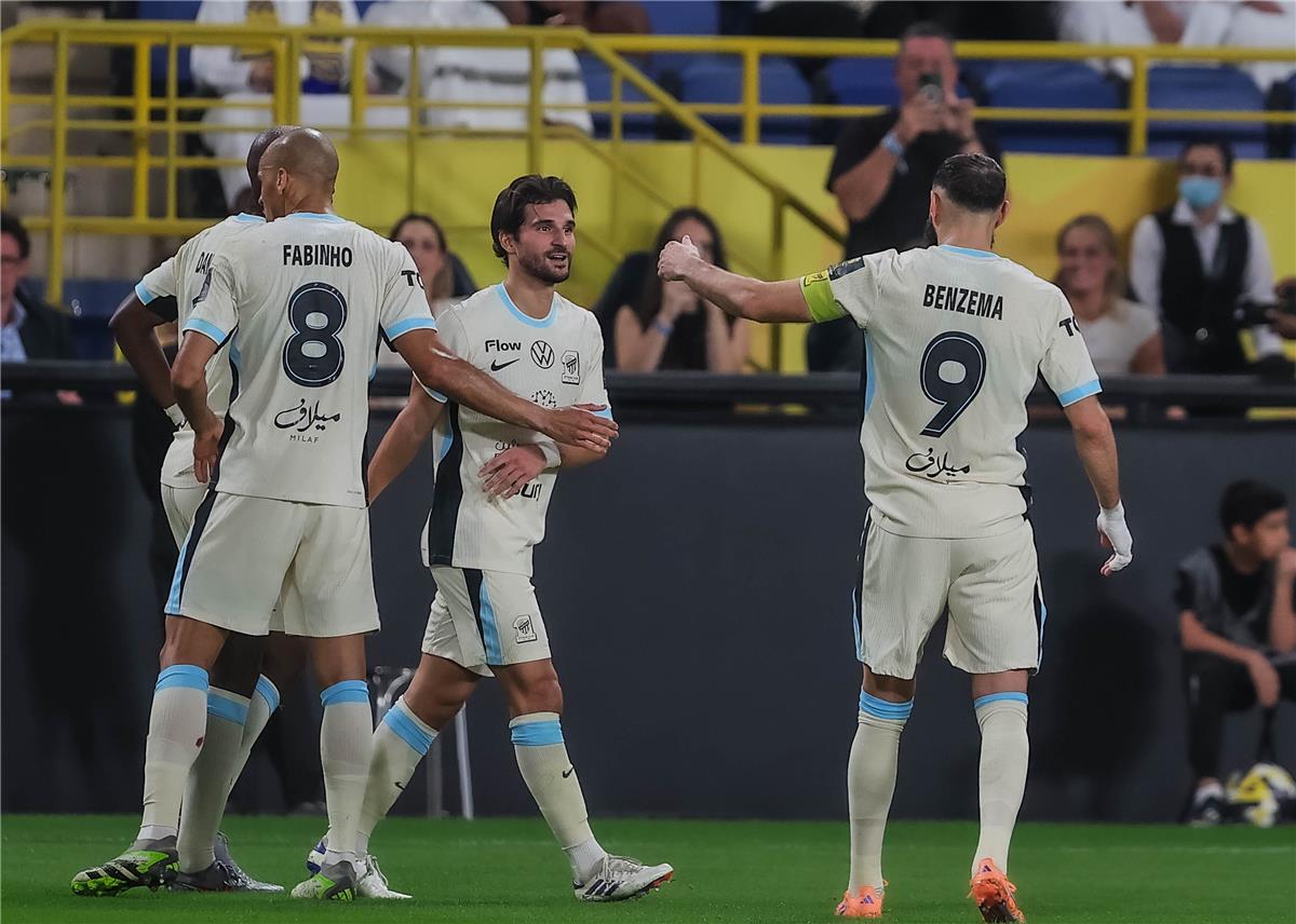 لاعبو الاتحاد السعودي