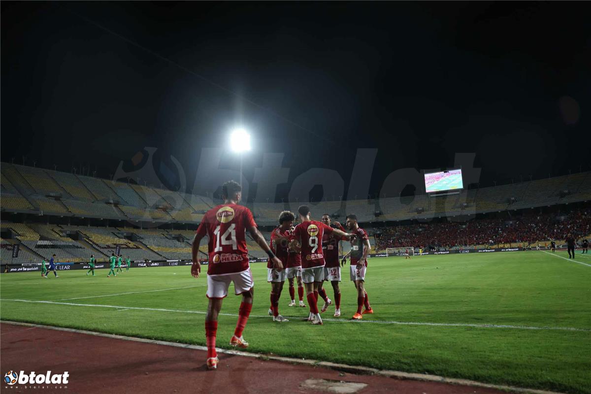 تشكيل الأهلي أمام بتروجيت في الدوري المصري.. طاهر يقود الهجوم