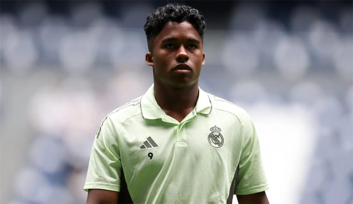 ليون الفرنسي يفتح باب المفاوضات مع ريال مدريد لضم إندريك