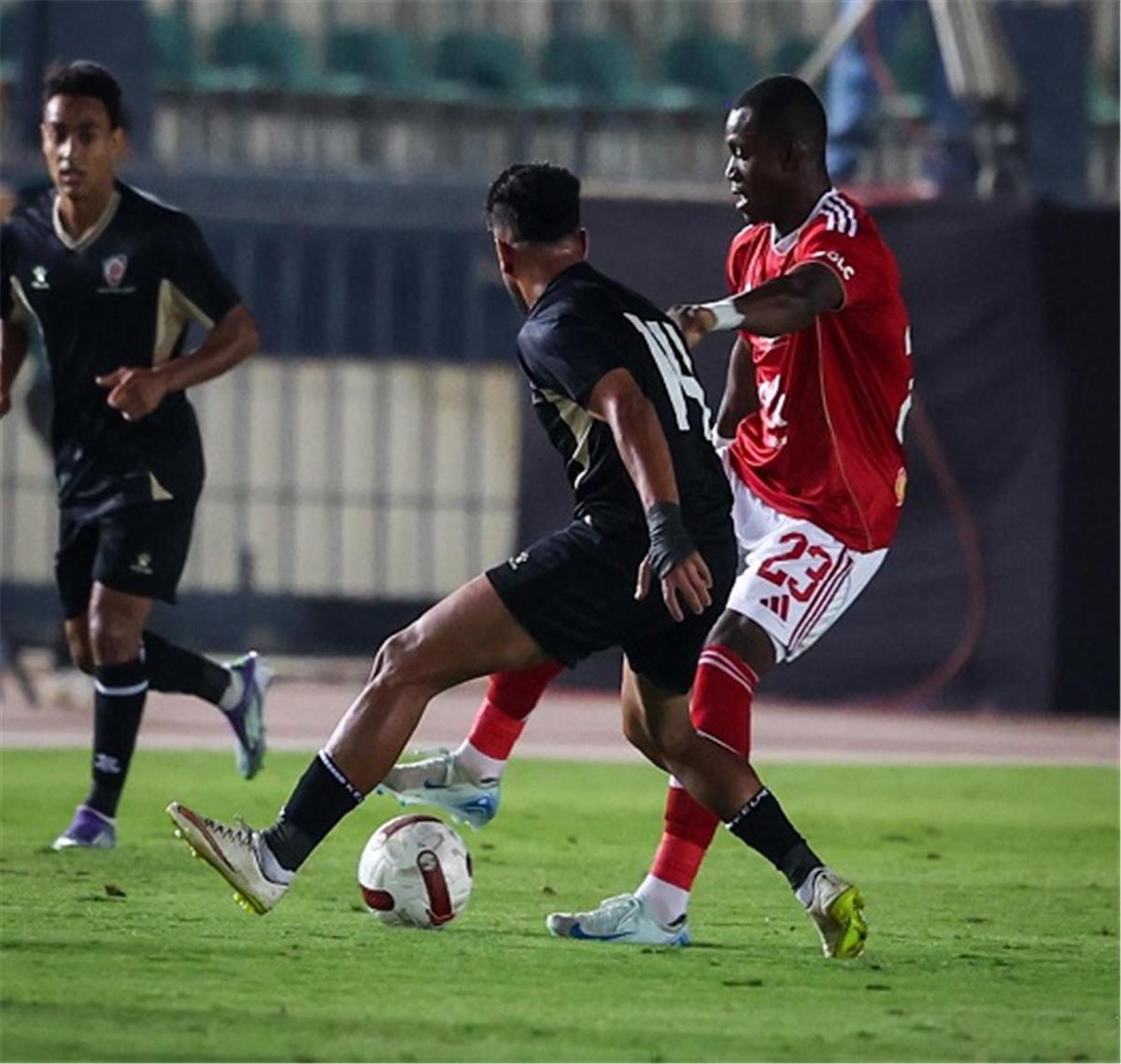 رجل مباراة الأهلي وبتروجيت في الدوري المصري