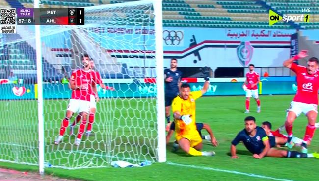 جراديشار يهدر هدف محقق للاهلي امام بتروجيت بالدوري المصري