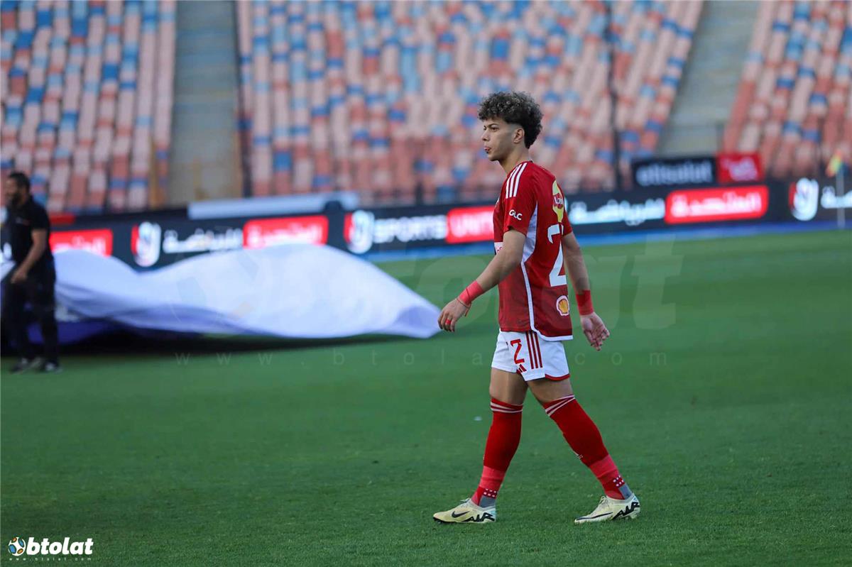 امام عاشور لاعب الأهلي