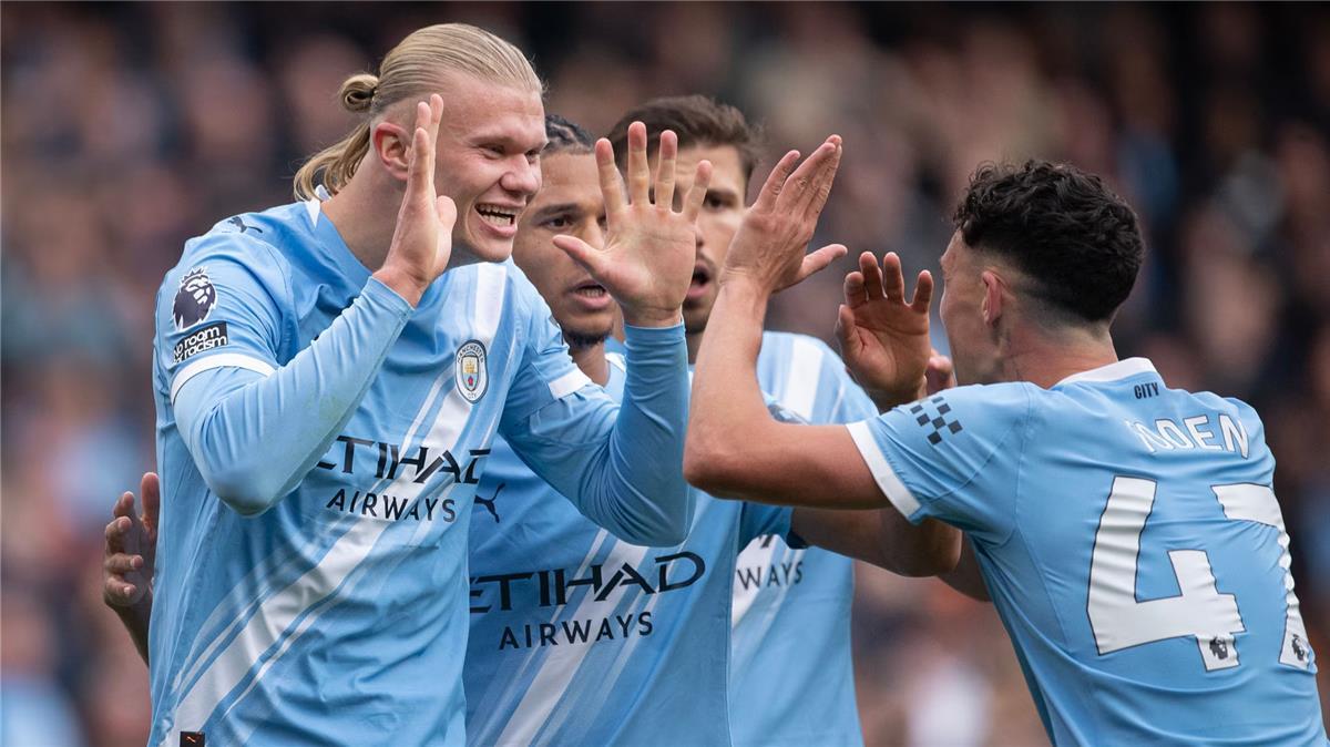 مانشستر سيتي يدرس استعادة لاعبه في يناير