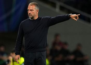 برشلونة يتجه إلى الدوري الإيطالي وينافس آرسنال على موهبة دفاعية