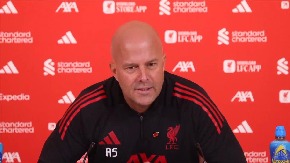 سلوت: غير مهتم بعقدي مع ليفربول.. والماضي لا يهمني