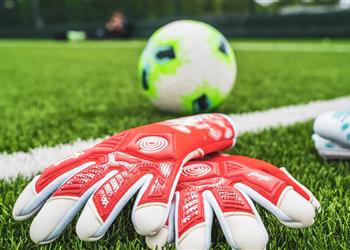 المرشحون لجائزة أفضل حارس مرمى في العالم 2025 لاعب عربي