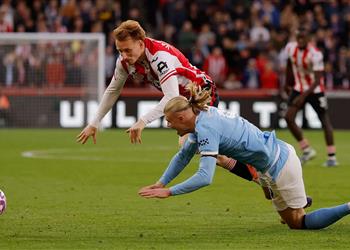 ترتيب الدوري الإنجليزي بعد هزيمة ليفربول وفوز مانشستر سيتي