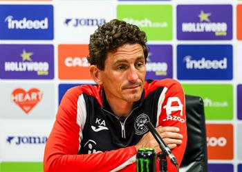 مدرب برينتفورد يتغزل في جوارديولا قبل مواجهته غير اللعبة