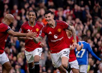 فيديو مانشستر يونايتد يتخطى سندرلاند بثنائية في الدوري الإنجليزي