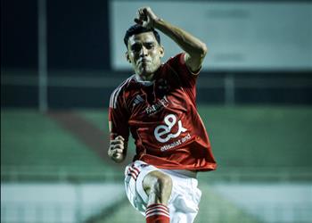 فيديو من ركلة حرة بن شرقي يسجل هدف الأهلي الرابع أمام كهرباء الإسماعيلية