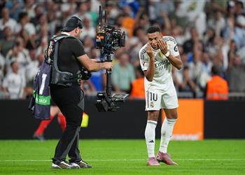 فيديو مبابي يسجل هدف ريال مدريد الثالث أمام فياريال ويغادر مصاب ا