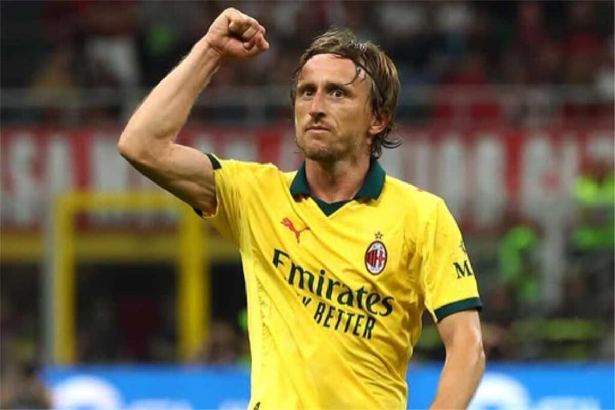 نيستا: مودريتش لاعب مدهش وميلان أصبح أقوى معه