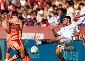 فيديو روميرو يسجل هدف إشبيلية الثاني أمام برشلونة