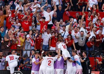 رجل مباراة برشلونة وإشبيلية في الدوري الإسباني