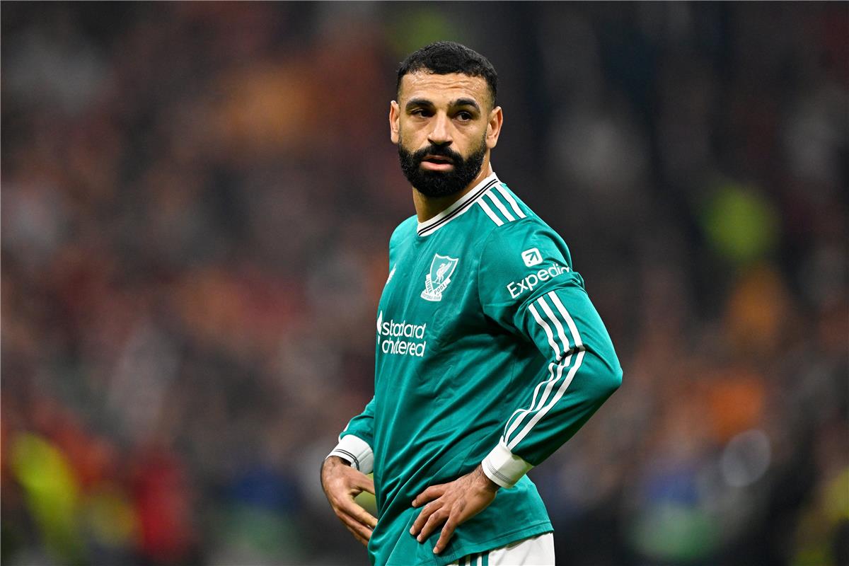 إيكو: محمد صلاح يواجه تساؤلات لأول مرة في ليفربول.. ومرحلة تسليم الراية بدأت