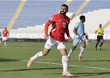 تخطى الظاهرة وإبراهيموفيتش شبكة عالمية تحتفي بإنجاز محمد صلاح بعد وصول مصر للمونديال