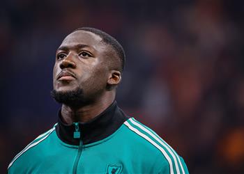 كوناتي يسخر من لاعب آرسنال بسبب سباق لقب الدوري الإنجليزي