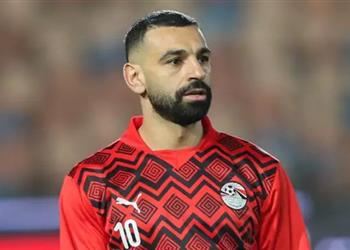 بشكل غاضب مشجعو ليفربول يطالبون سلوت بإجراء فوري تجاه محمد صلاح