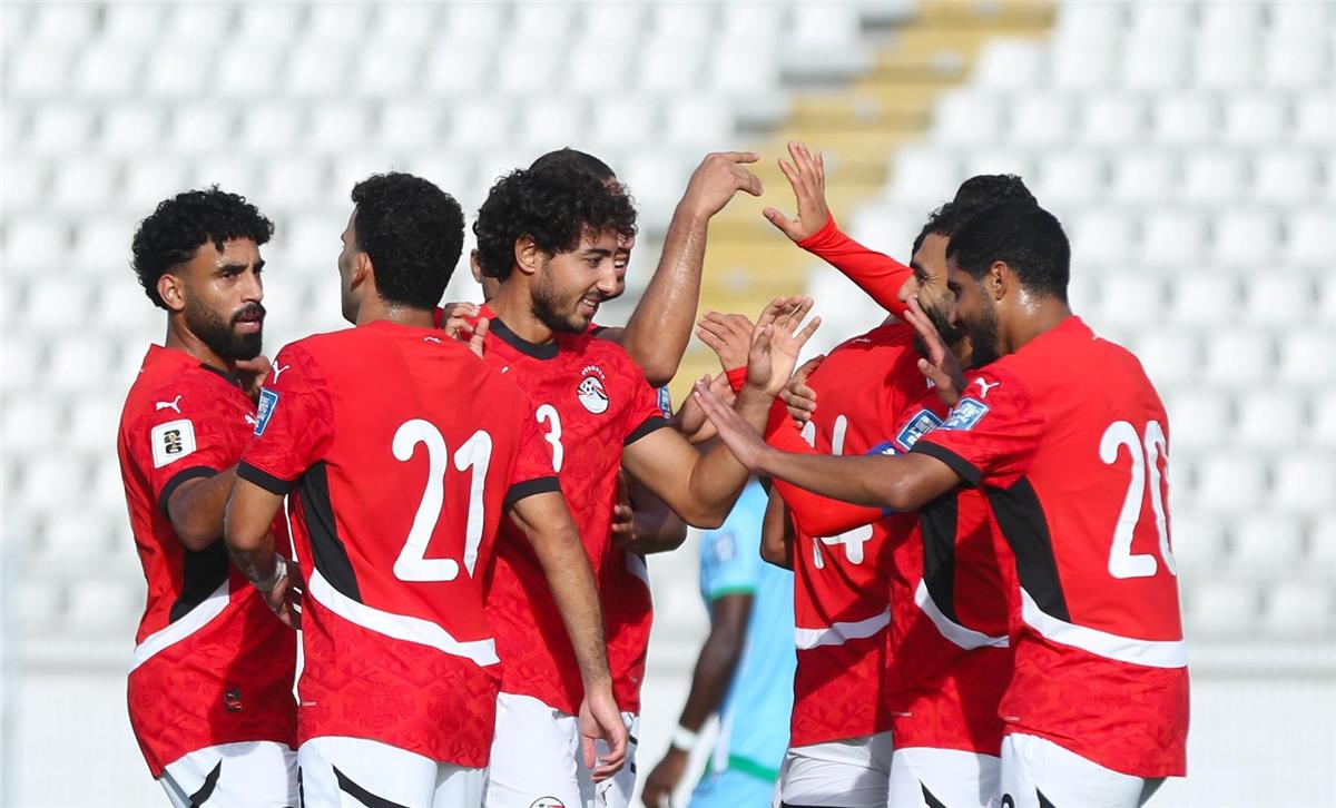 منتخب مصر يصل القاهرة بعد التأهل إلى كأس العالم