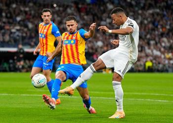 ترتيب الدوري الإسباني بعد فوز برشلونة وريال مدريد