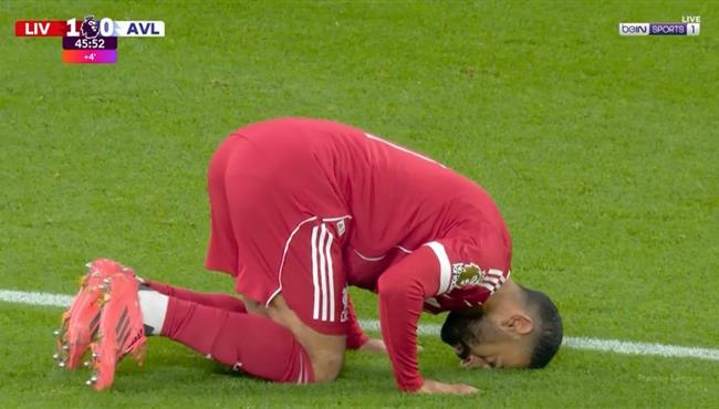هدف محمد صلاح في مرمي استون فيلا بعد خطأ من إيميليانو مارتينيز