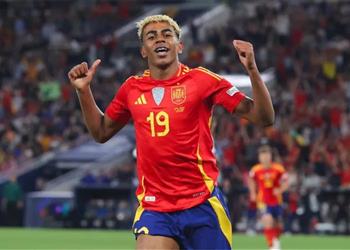 إداري برشلونة السابق منتخب إسبانيا يريد إصابة لامين يامال اذهبوا إلى الجحيم