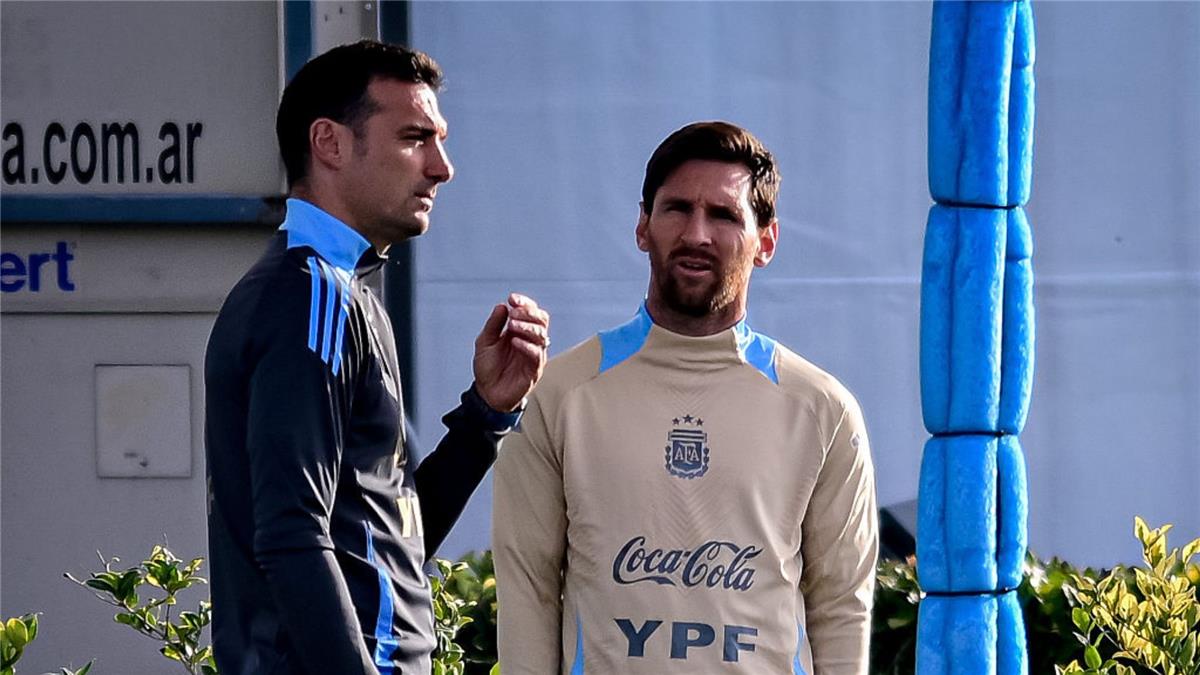 ليونيل سكالوني وميسي