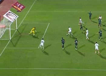 فيديو في الوقت القاتل حسام حسن يسجل هدف مصر الثالث أمام الجزائر