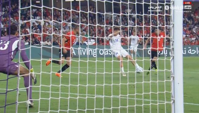 لاعب اوزبكستان كاد ان يسجل هدف في مرمي مصر