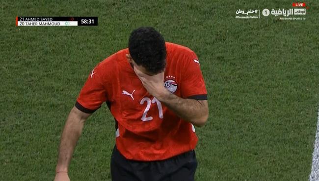 لحظة خروج زيزو مصابا في مباراة مصر واوزبكستان الودية