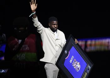 أومتيتي يروي كواليس مؤثرة عن معاناته من الإصابة واعتزاله كرة القدم