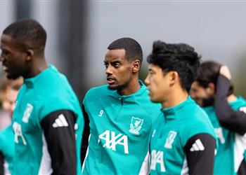 مدرب السويد يثير مخاوف ليفربول بشأن إيزاك ويصرح اللاعب يشعر بالإحباط