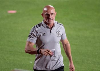 دي لا فوينتي الاحترام يمنعنا من الاحتفال واتخذنا قرار ا مشترك ا مع ريال مدريد بشأن هويسن