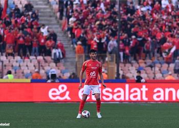 القلق ي سيطر على الأهلي بسبب أشرف داري وثنائي مفاجأة على رادار النادي