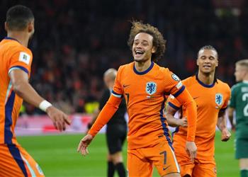 فيديو هولندا تتأهل إلى كأس العالم برباعية أمام ليتوانيا وبولندا تكتفي بالملحق