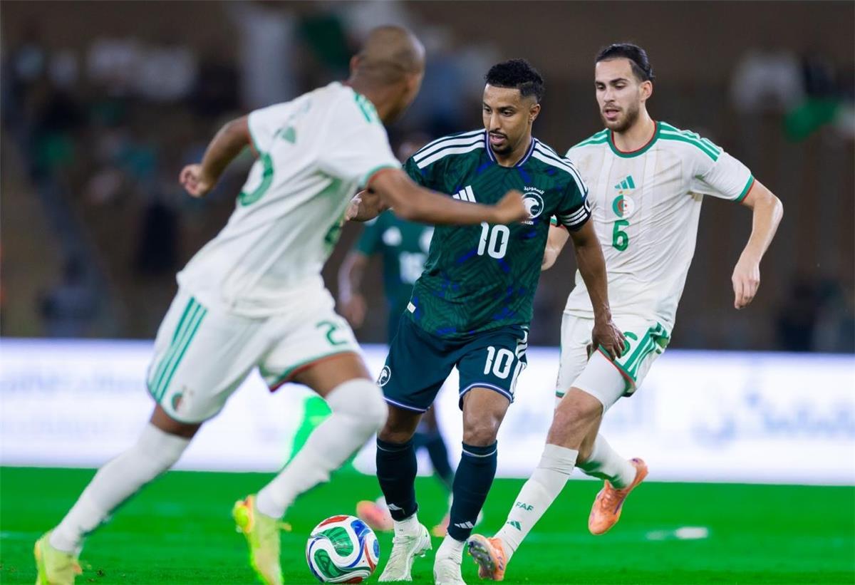 مباراة السعودية والجزائر