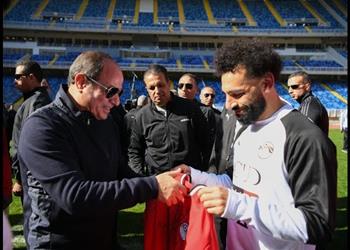السيسي لماذا لا تمتلك مصر 6 آلاف لاعب مثل محمد صلاح