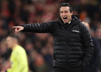 إيمري يدافع عن إيميليانو مارتينيز بعد خطئه الفادح الأمر كان سهل ا على محمد صلاح