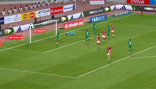 محمد عبد الله كاد ان يسجل هدف قاتل امام المصري في الدوري