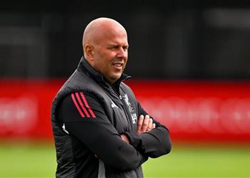 سلوت الدوري الإنجليزي مختلف وأحرزنا تقدم ا أمام أستون فيلا وريال مدريد