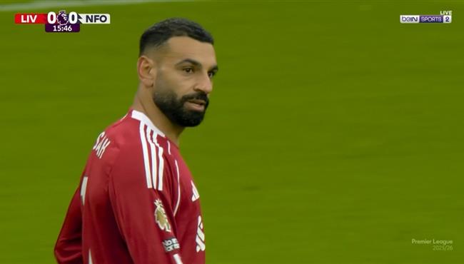 محمد صلاح يتلاعب بمدافعي نوتينجهام وكيركز يهدر هدف محقق
