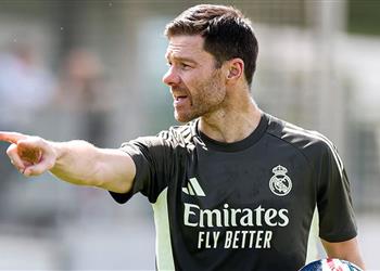 بيريز يحيي مودريتش وأنشيلوتي ويصرح ألونسو يمثل قيم ريال مدريد