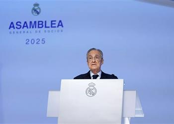 بيريز يرد على أنباء رحيله عن ريال مدريد
