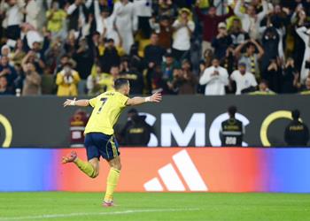 فيديو رونالدو يسجل هدف عالمي والنصر يمطر شباك الخليج برباعية ويواصل صدارته للدوري السعودي