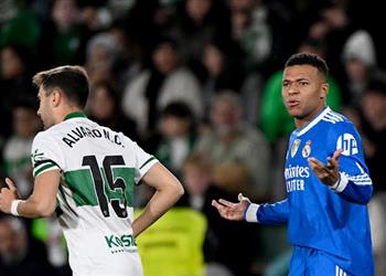 مبابي يحتج على حكم مباراة ريال مدريد وإلتشي