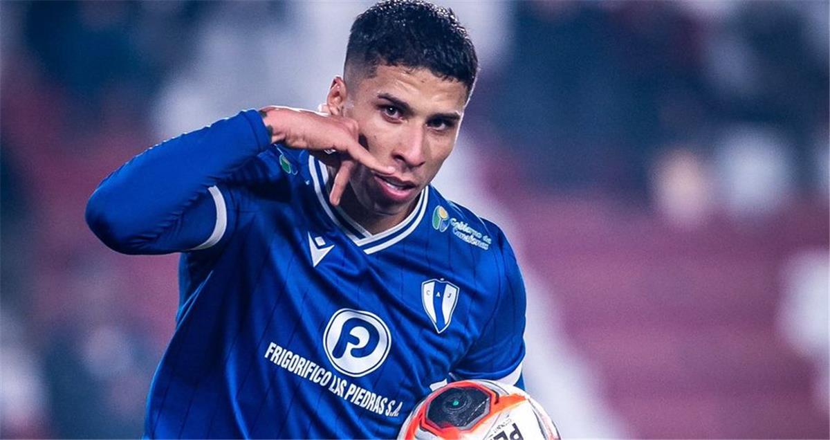 الأهلي وأجوستين رودريجيز: الوكيل واللاعب يكشفان حقيقة مفاوضات الميركاتو الشتوي