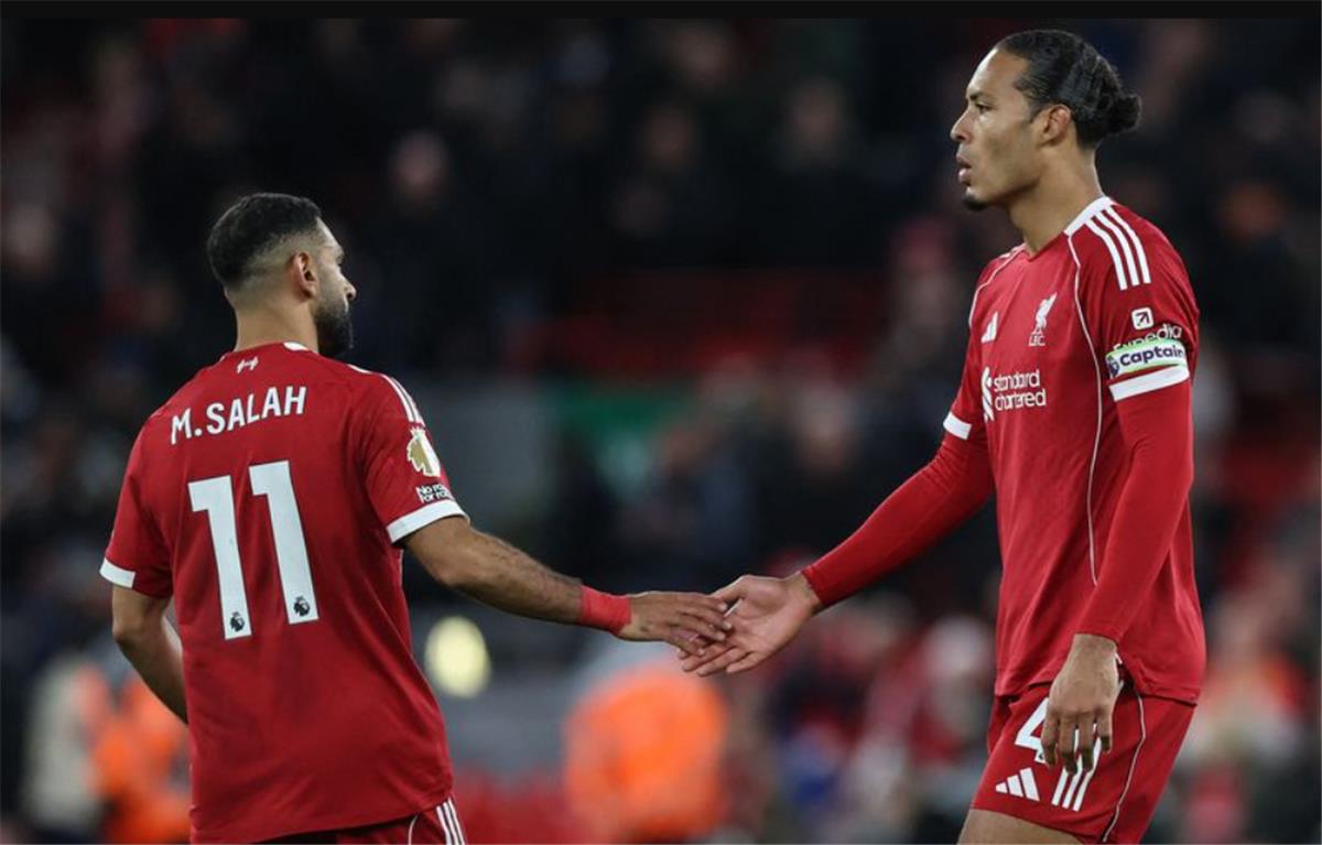 سونيس يبدي مخاوفه بسبب محمد صلاح وفان دايك